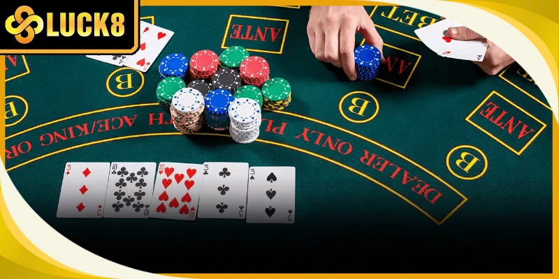 Hành trình săn thưởng Poker trải qua 4 vòng căng thẳng đầy tính toán trí tuệ